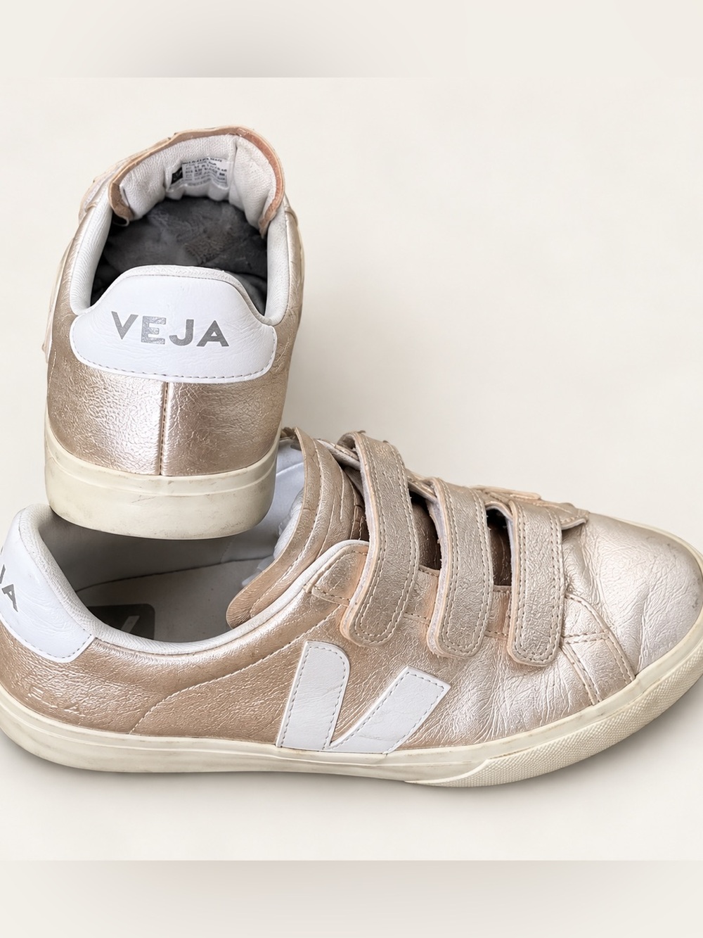 RARE VEJA Metallic Champagne Gold Leather Sneakers – EU 41